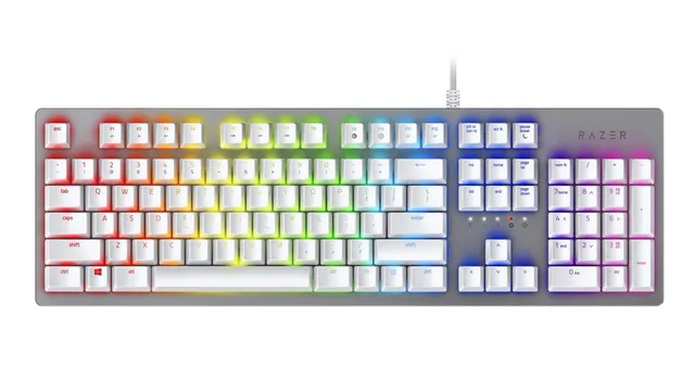 razer-huntsman-gaming-keyboard-clicky-optical-switches-chroma-rgb-aluminum-frame-2 image 1