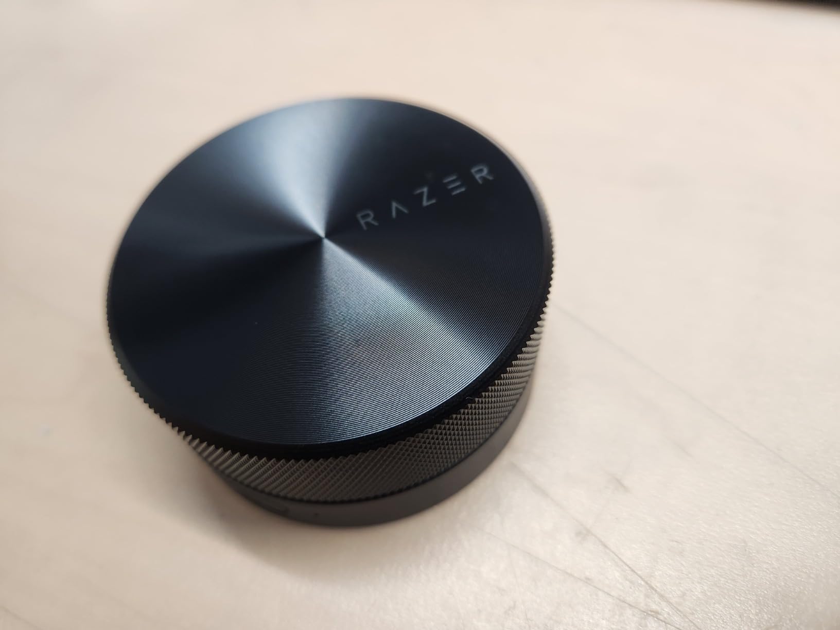 Works, but limited to Razer ecosystem