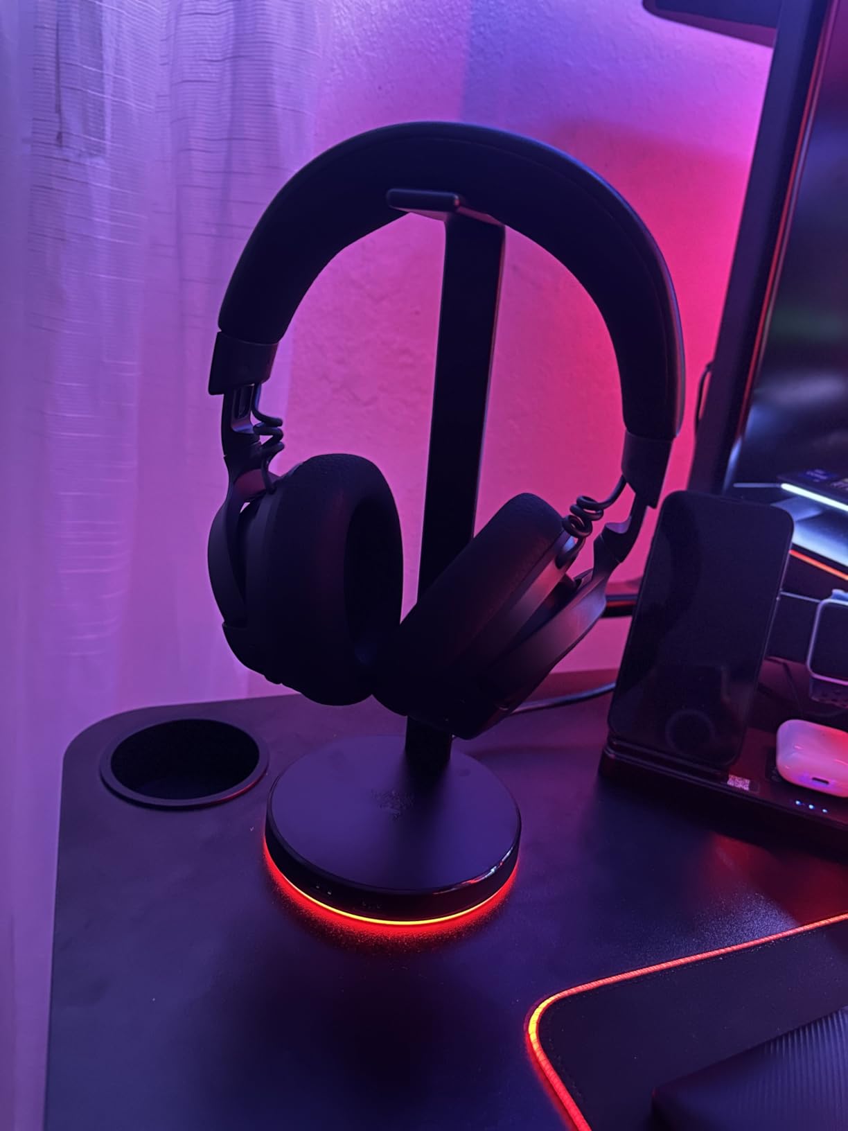 Nice, but the audio jack is useless for me