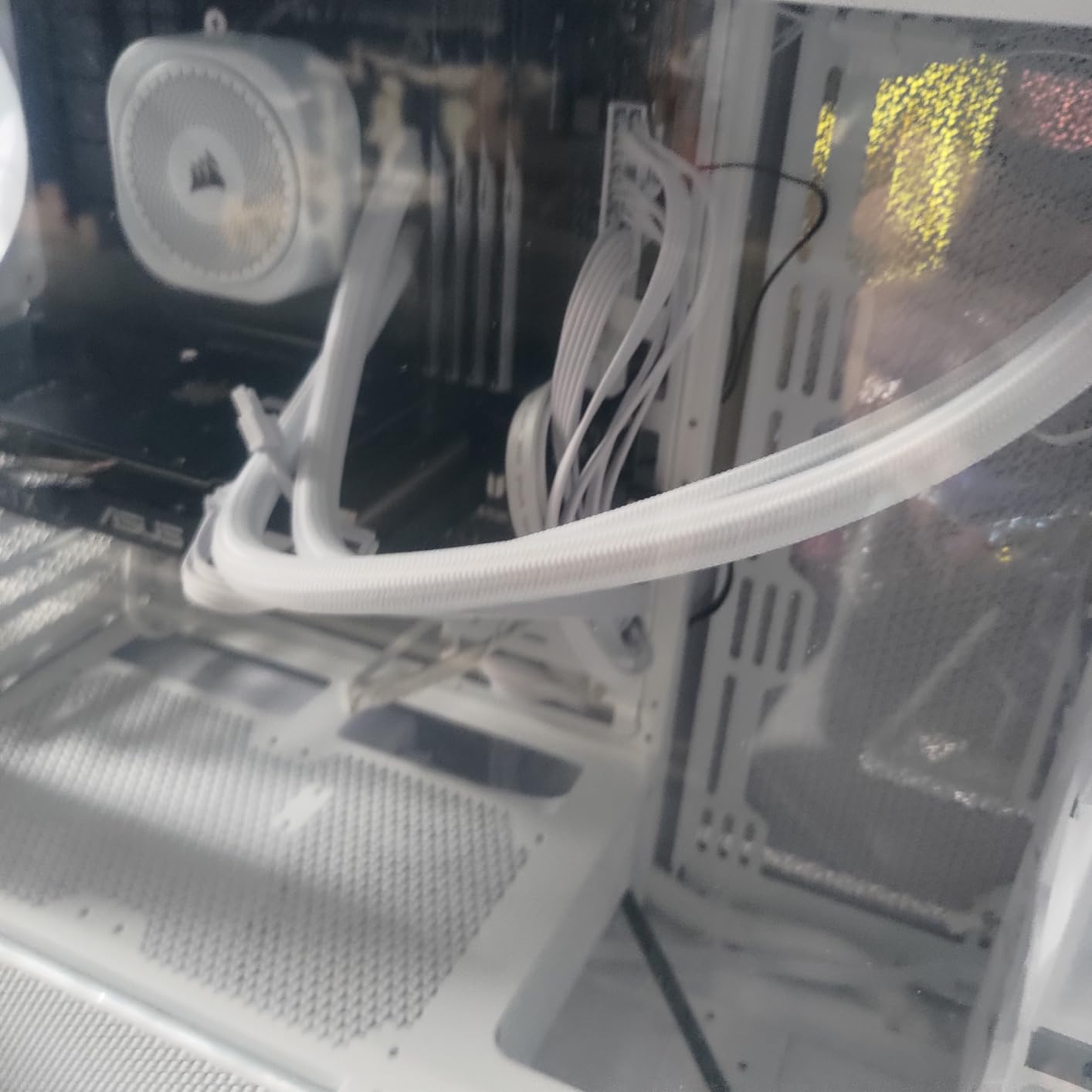 Excellent case for custom water cooling