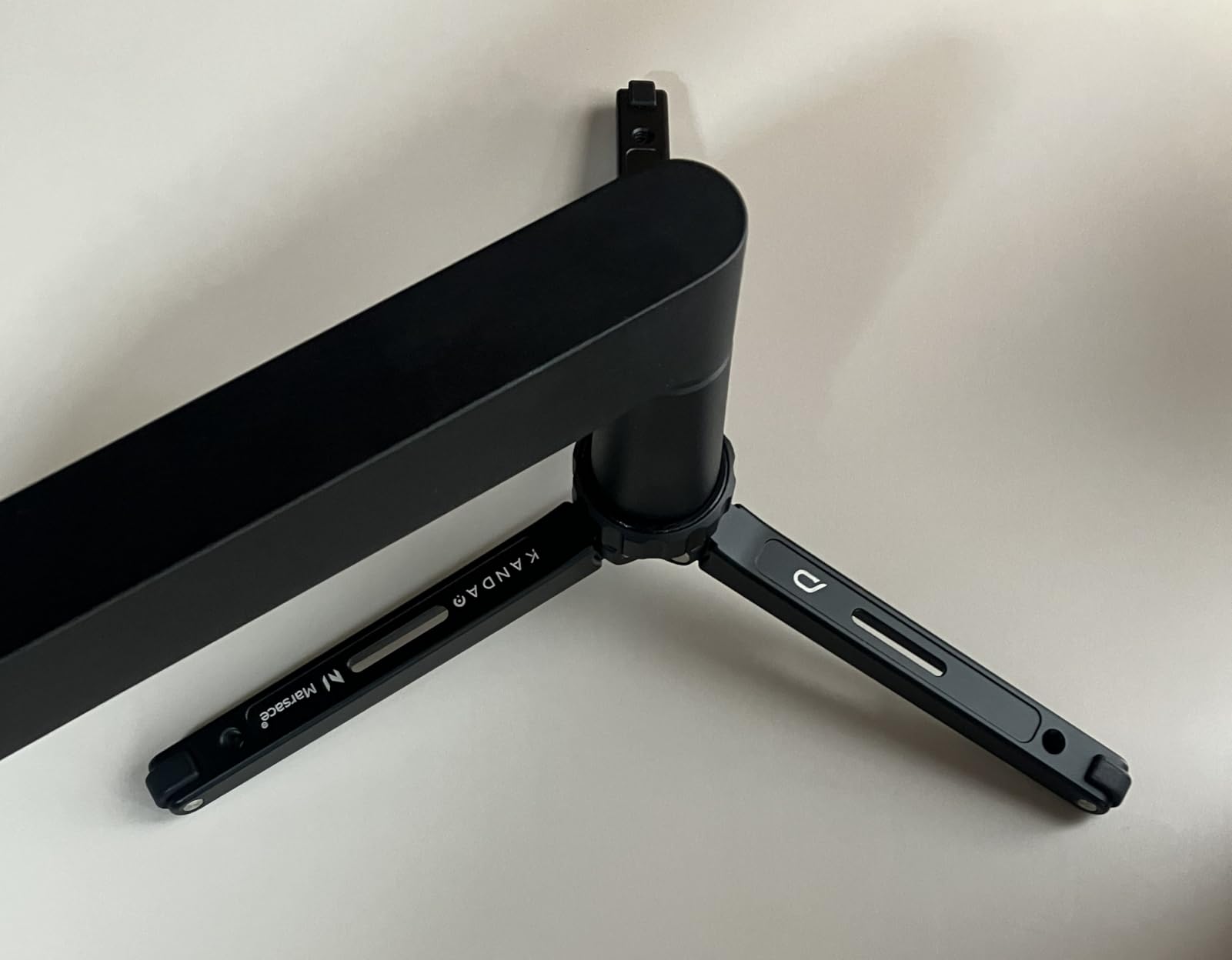 Good mount, but check desk thickness