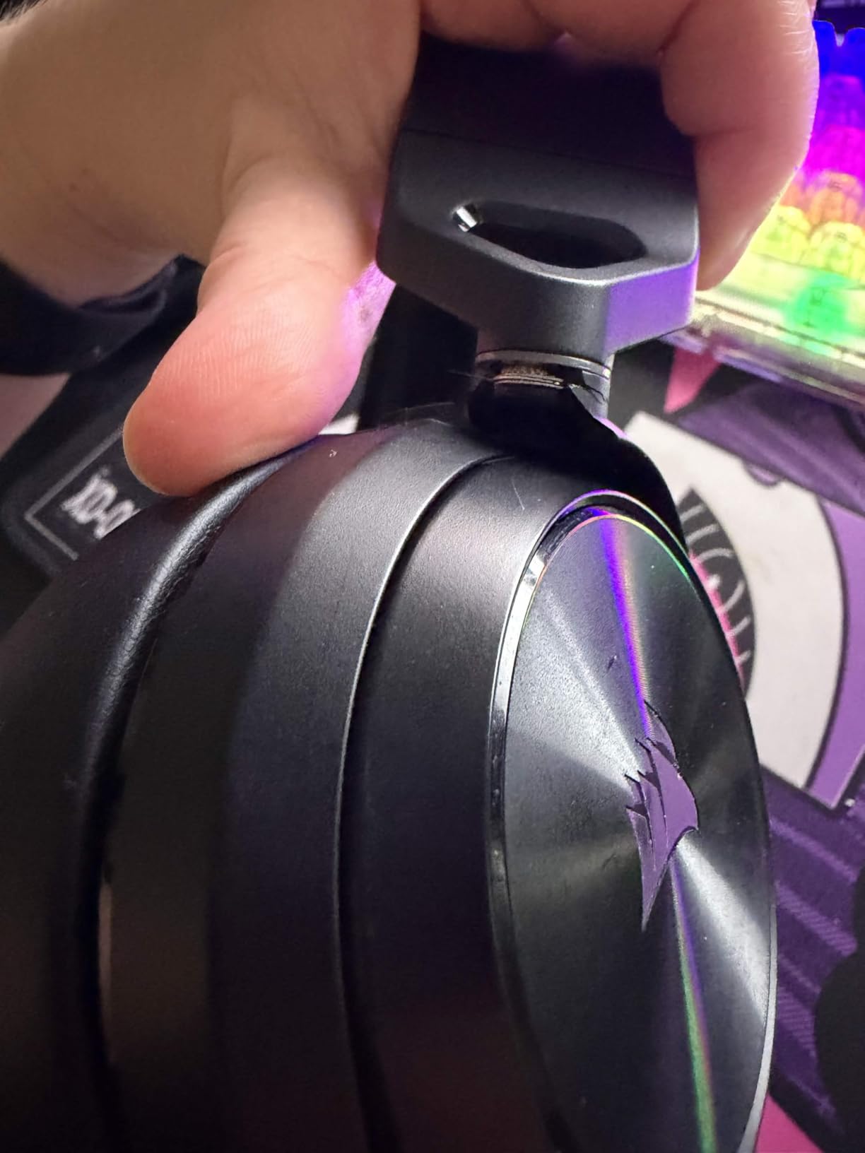 Good headset, but a bit tight