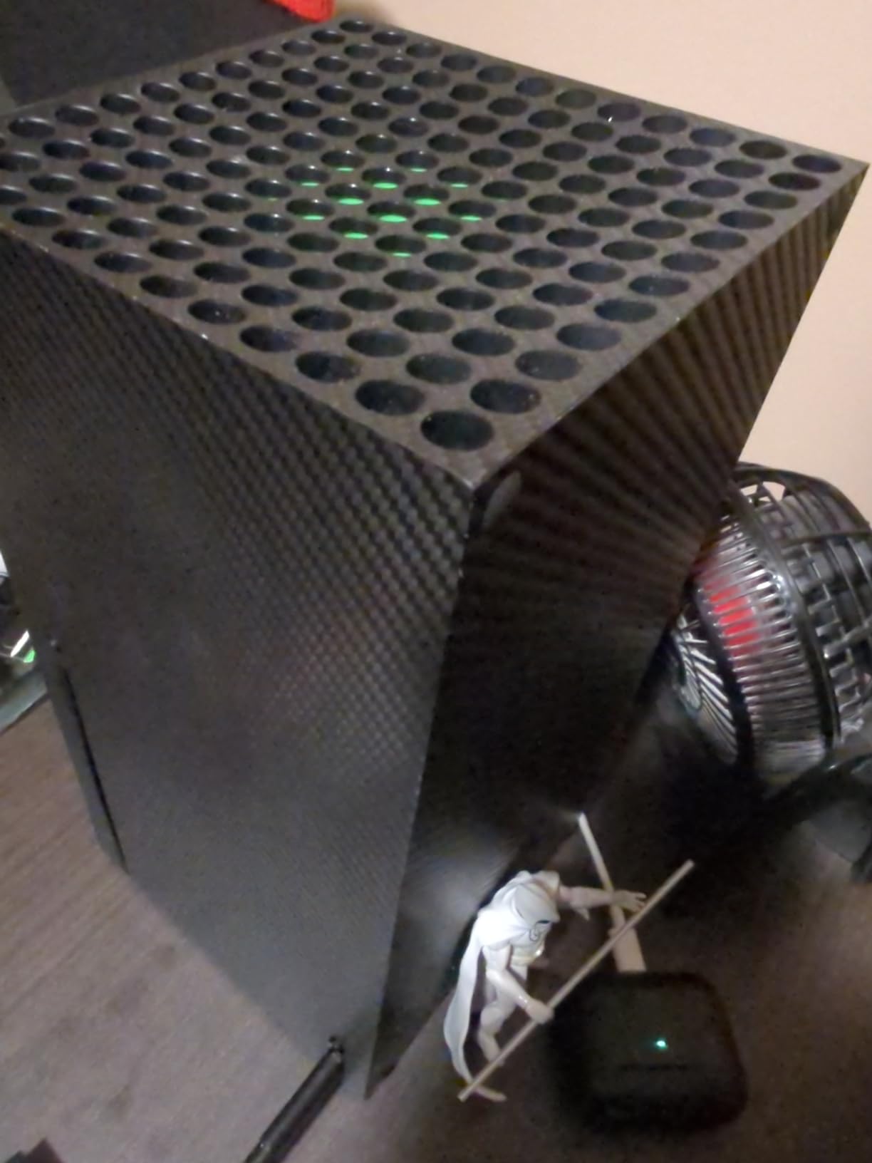 Sleek carbon look