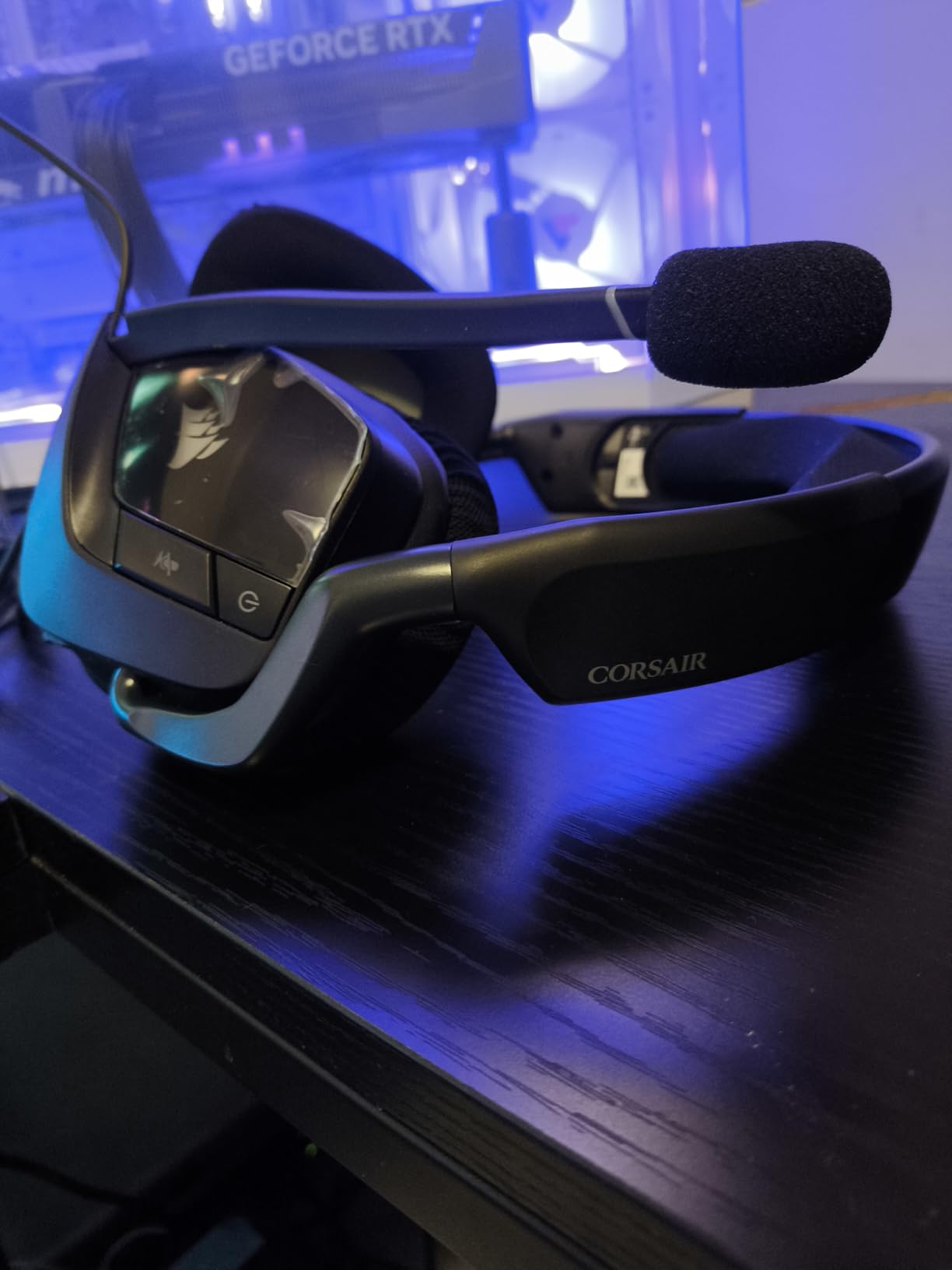 Solid wireless headset