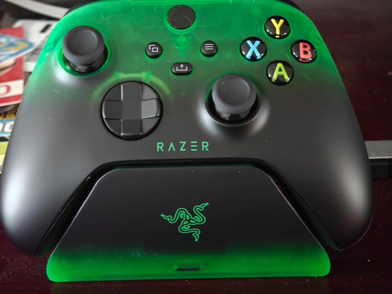 Slick green looks and super handy stand