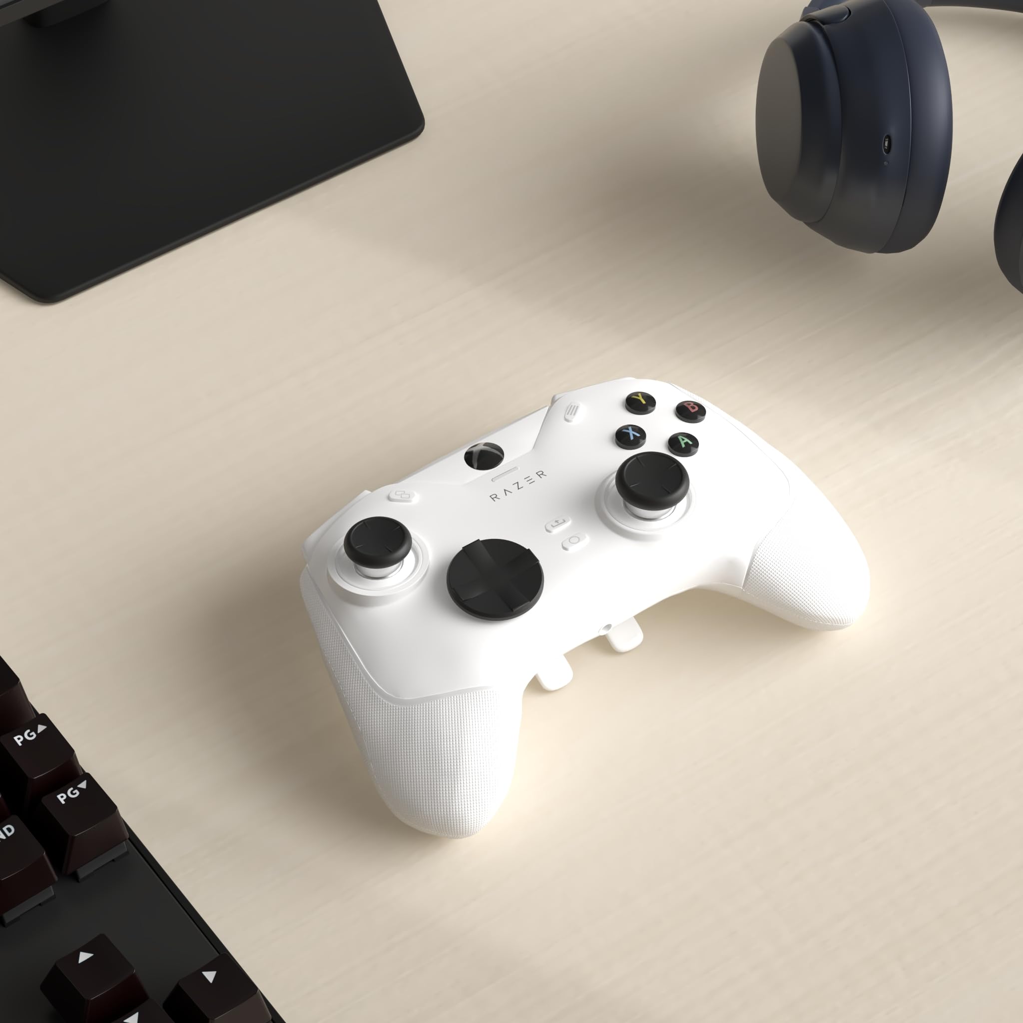 razer-wolverine-v2-chroma-wired-gaming-controller-for-xbox-series-x-s-xbox-one-p image 2