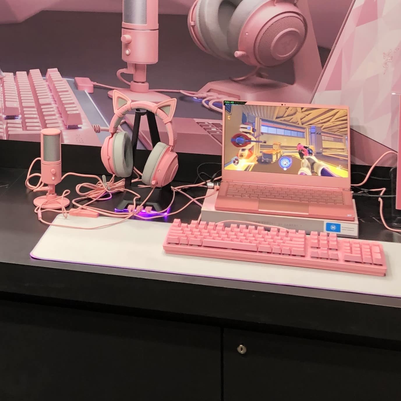 razer-kitty-ears-for-kraken-headsets-quartz-pink image 8