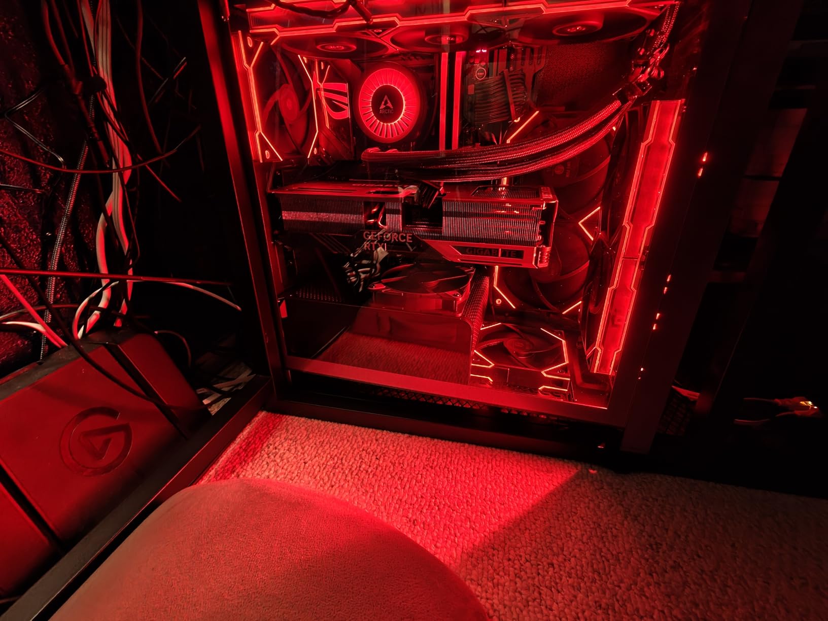 Beautiful case with minor quirks