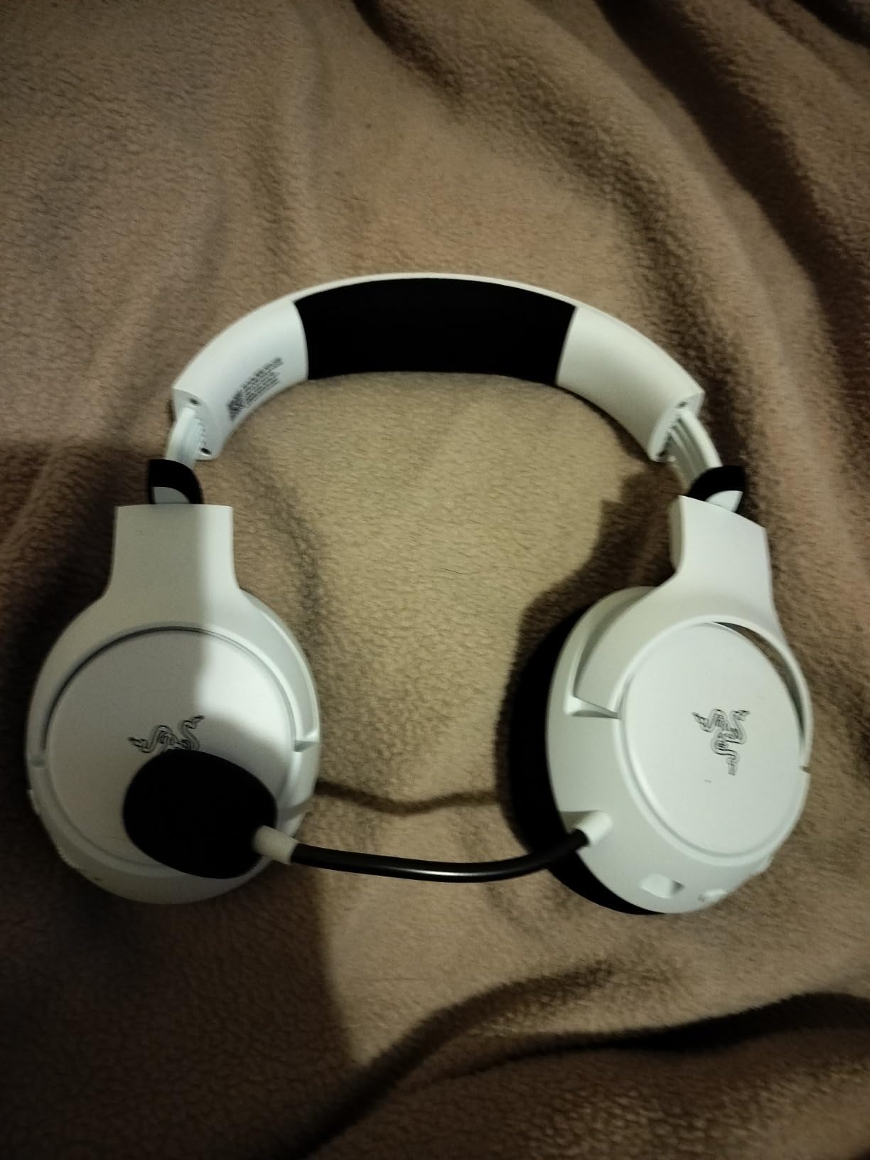 Good headset, but a few quirks