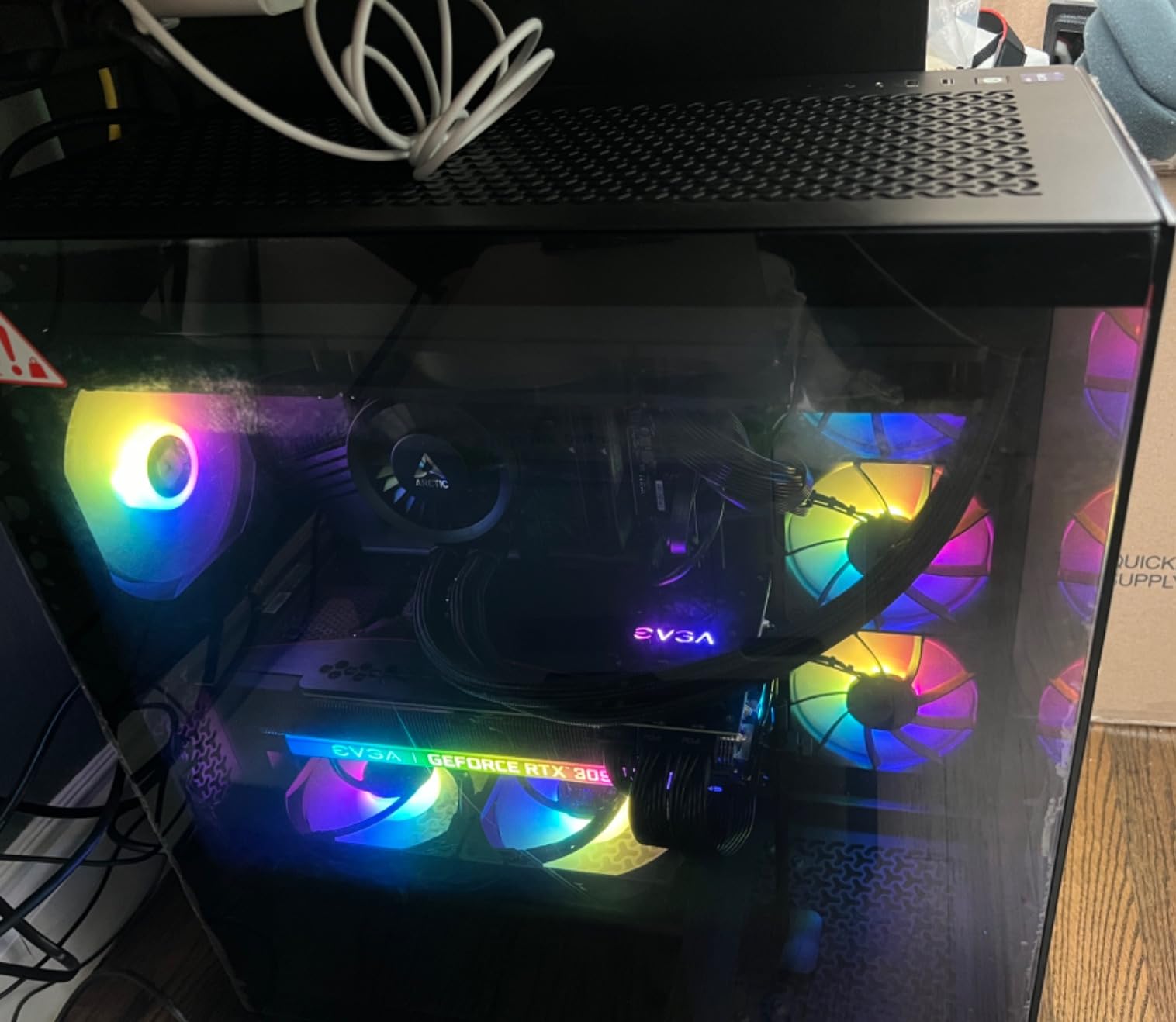 Great case, but glass smudges