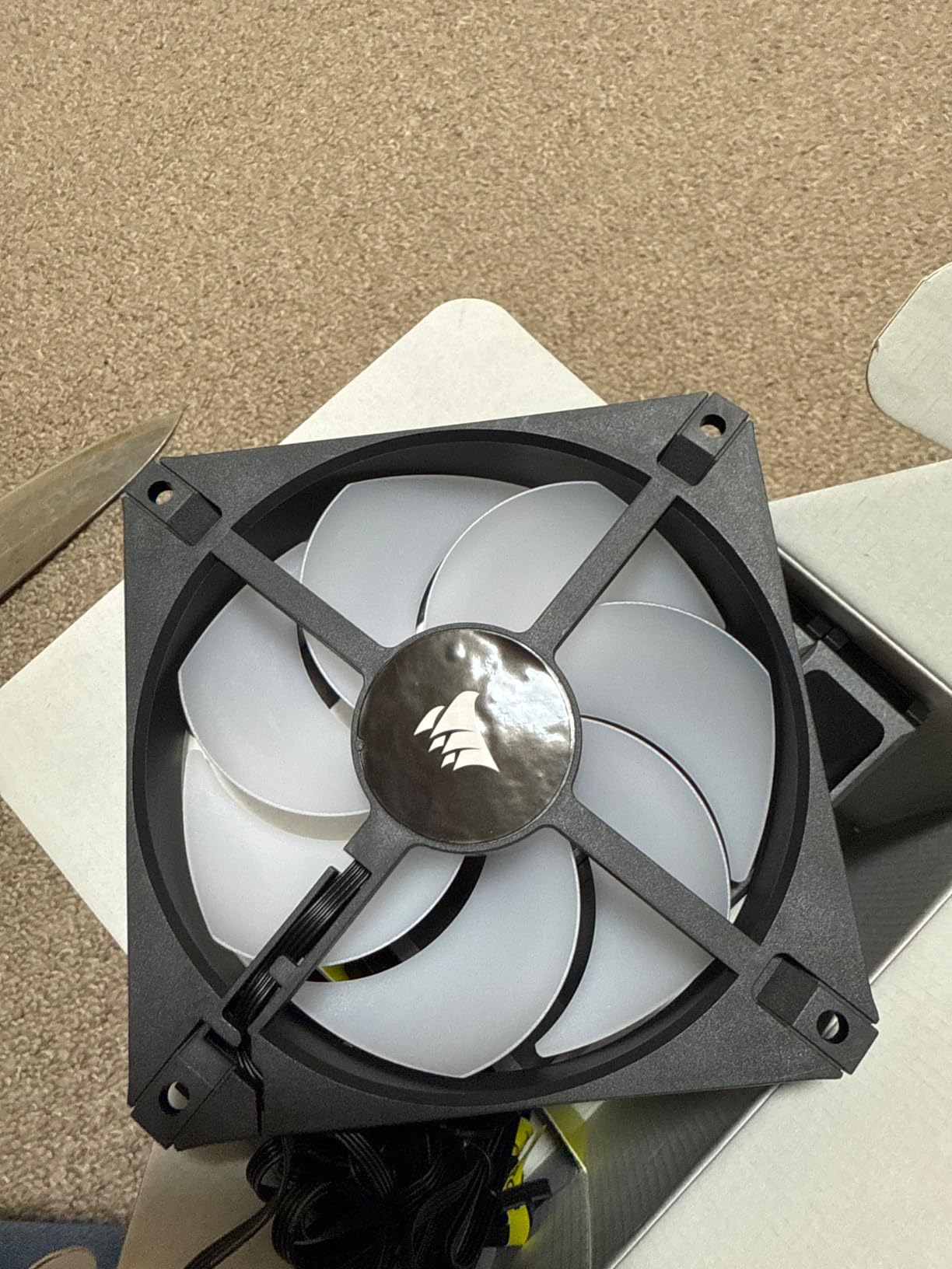 Good fan, but cable is short