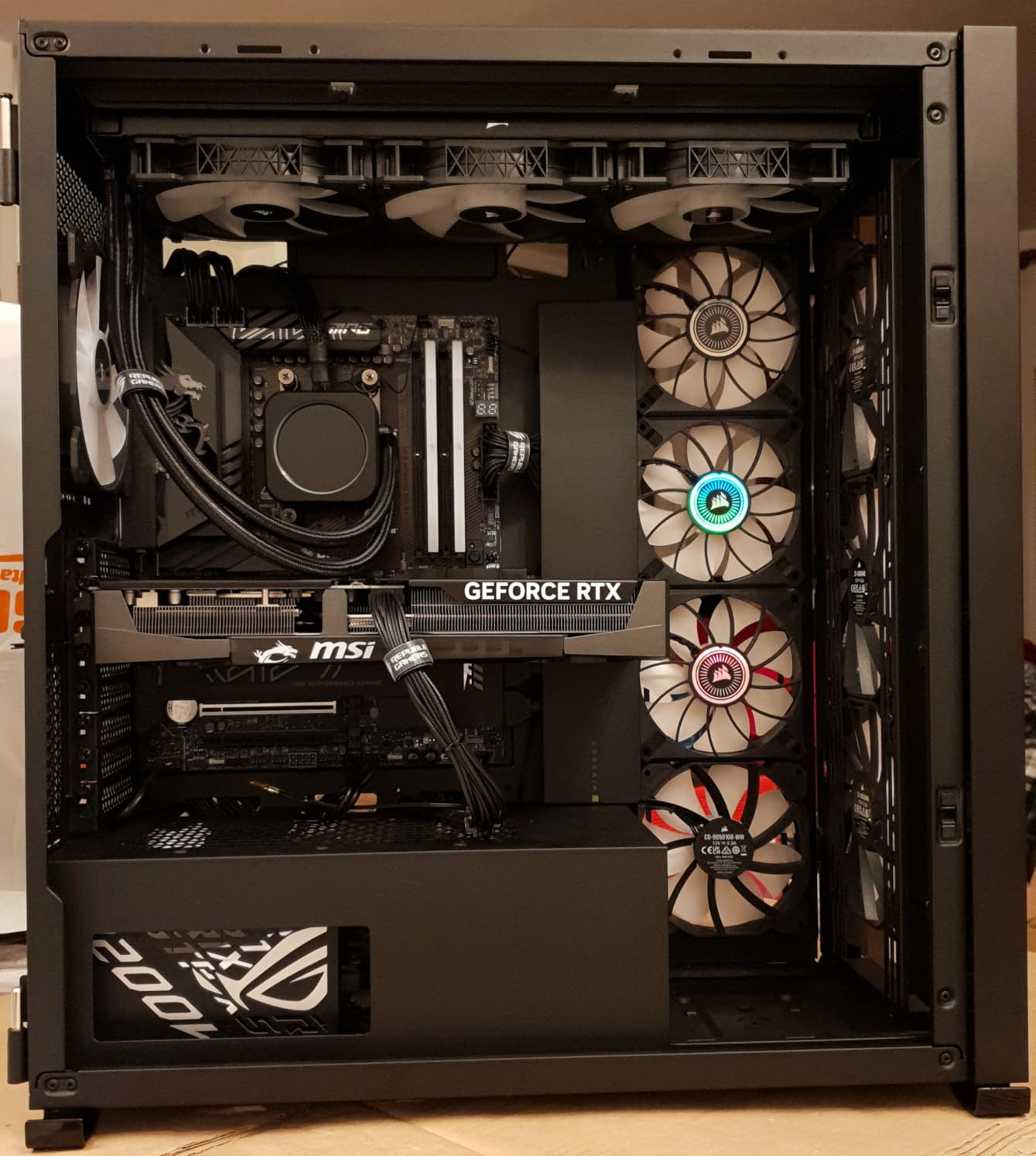 Stunning case with plenty of room