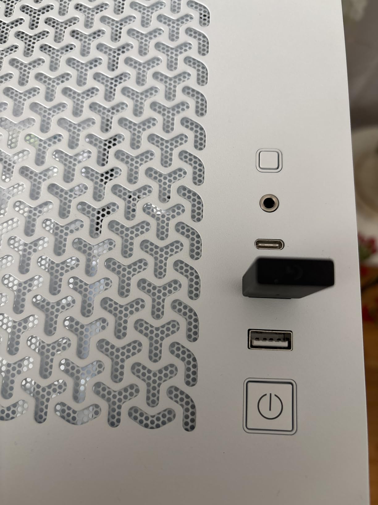 Good case, but no USB-C front panel