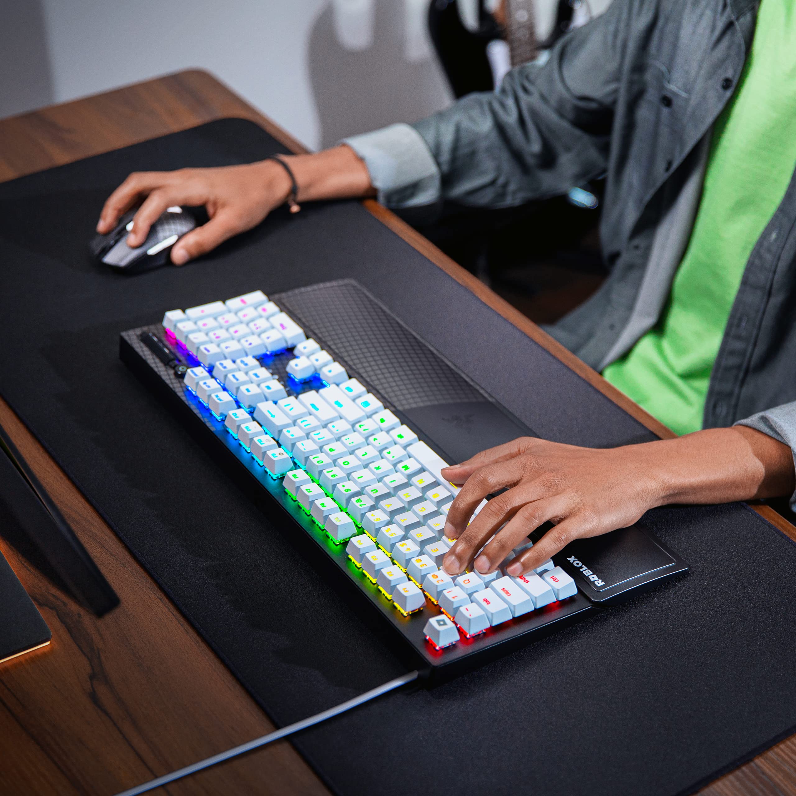 razer-orochi-v2-mobile-wireless-gaming-mouse-roblox-edition image 8