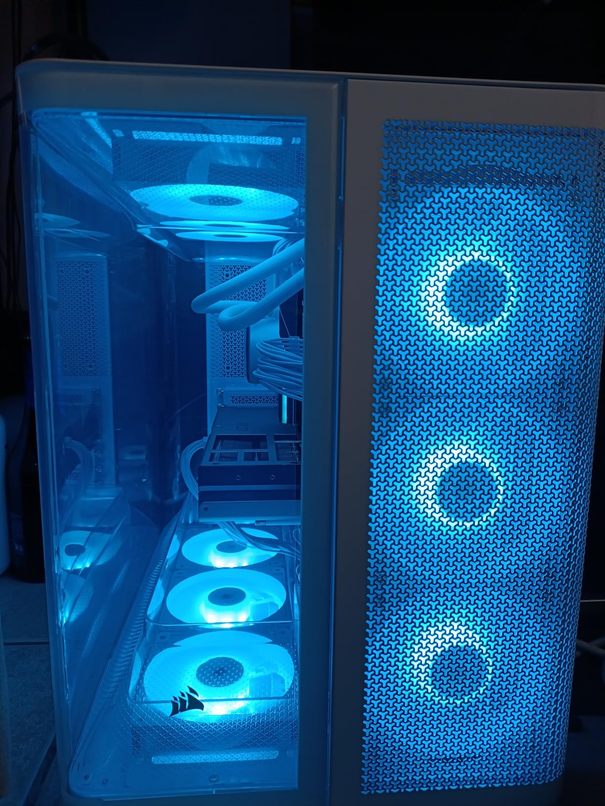 Good case, but a few design flaws