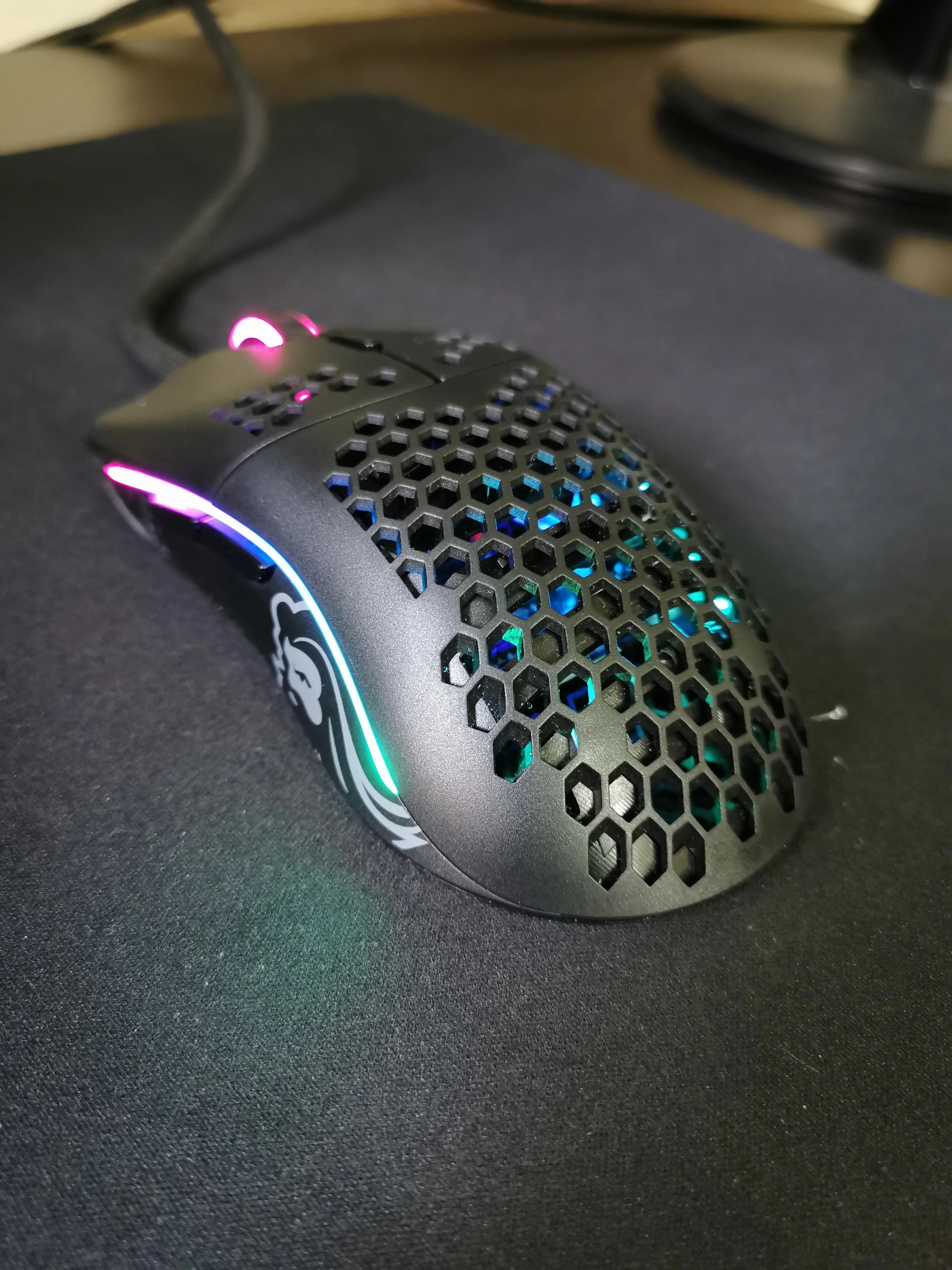 Good for gaming, but tricky on the thumb buttons